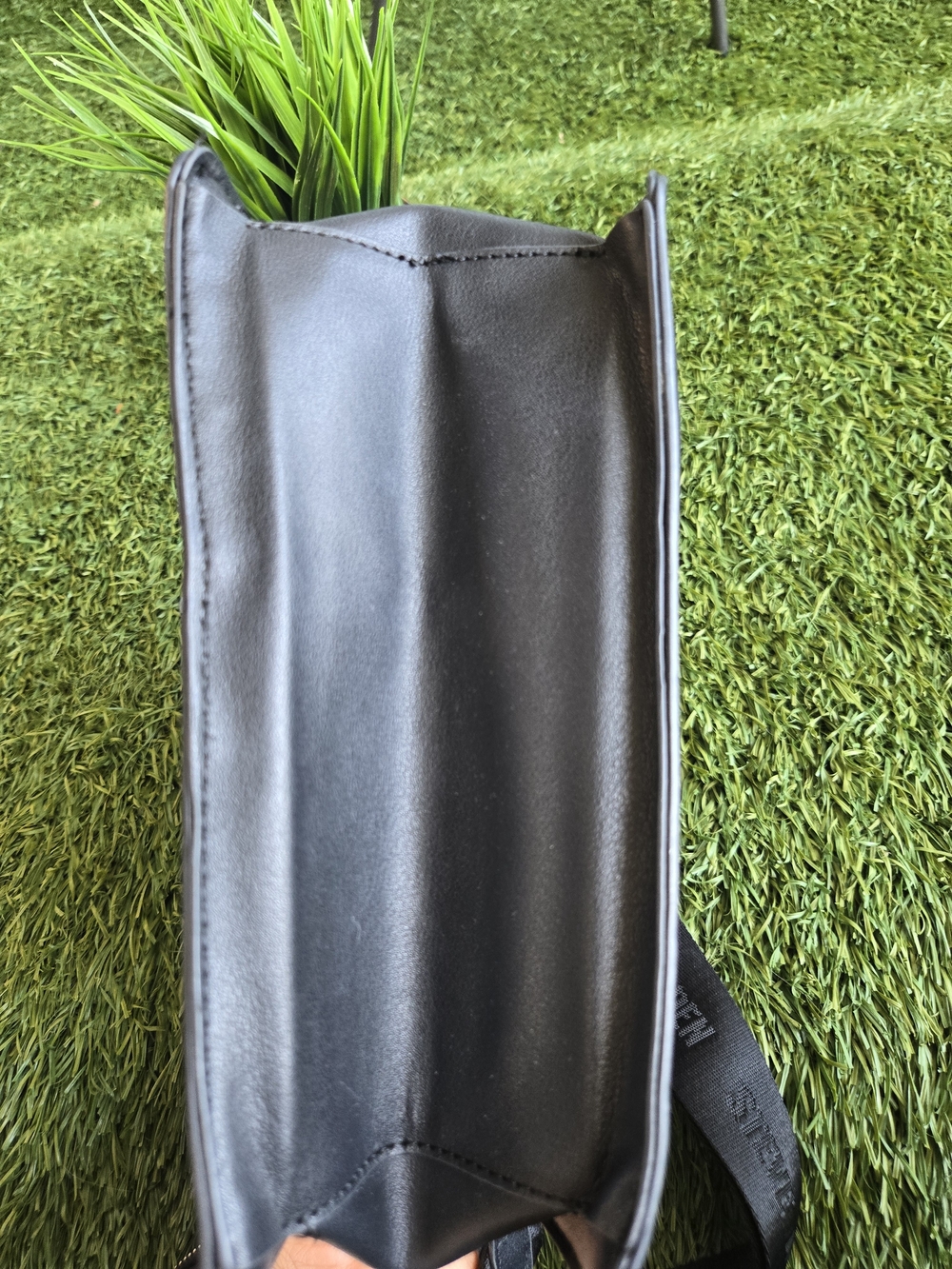 Steve Madden Black Men's Messenger Crossbody with Detachable Strap - Picture 6 of 6